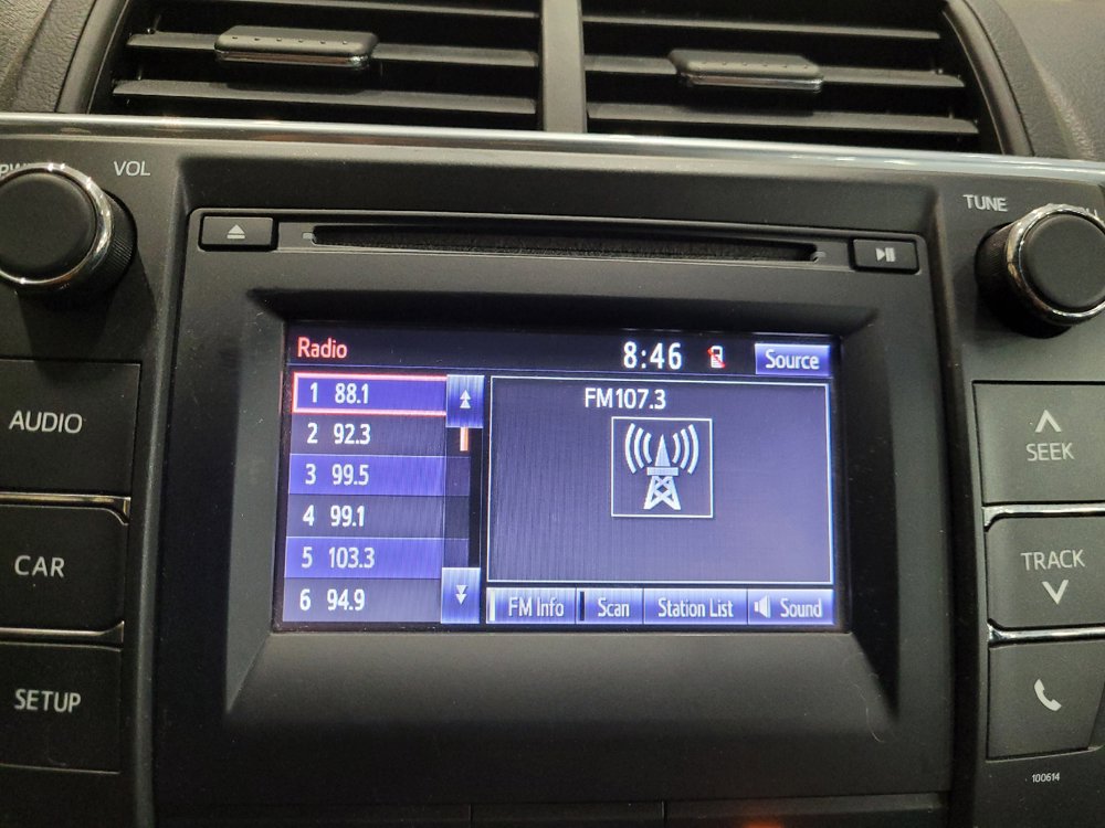 Used 2016 Toyota Camry SE w/ Moonroof Package FWD image 25