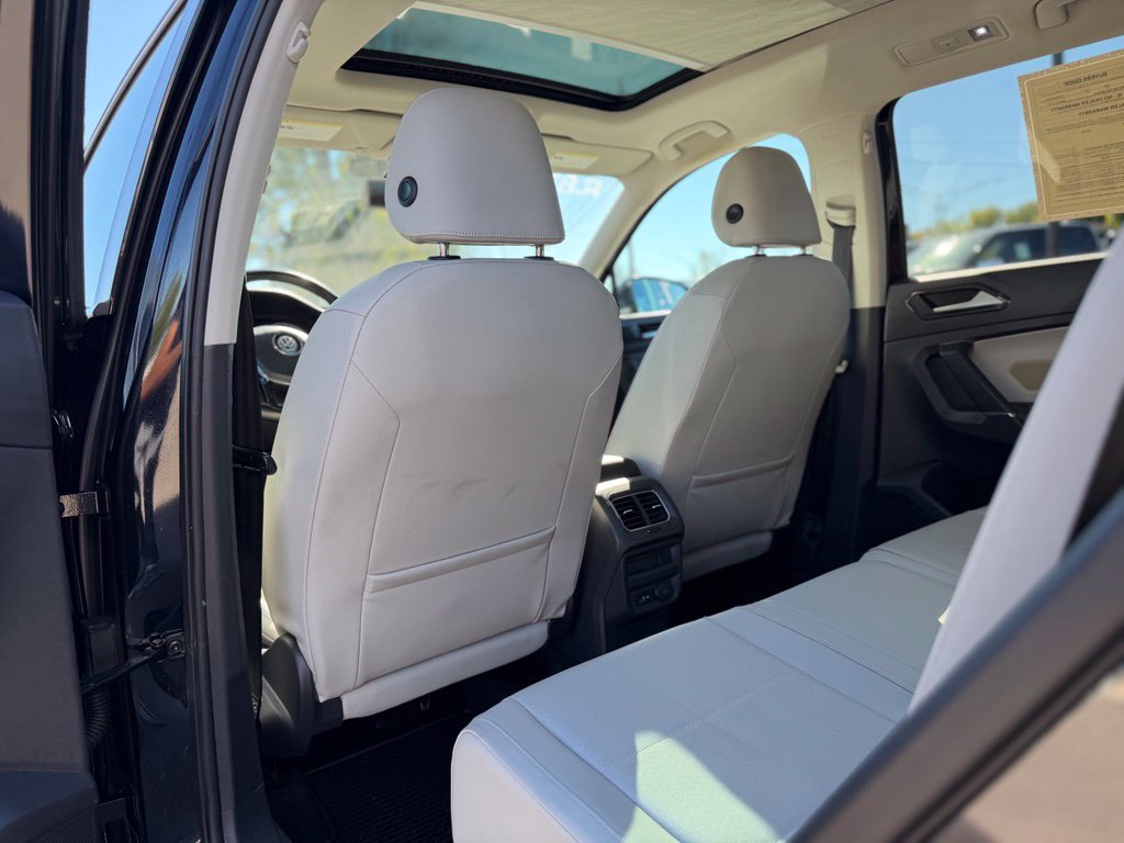 Used 2018 Volkswagen Tiguan SE w/ Panoramic Sunroof Package AWD/4WD image 15