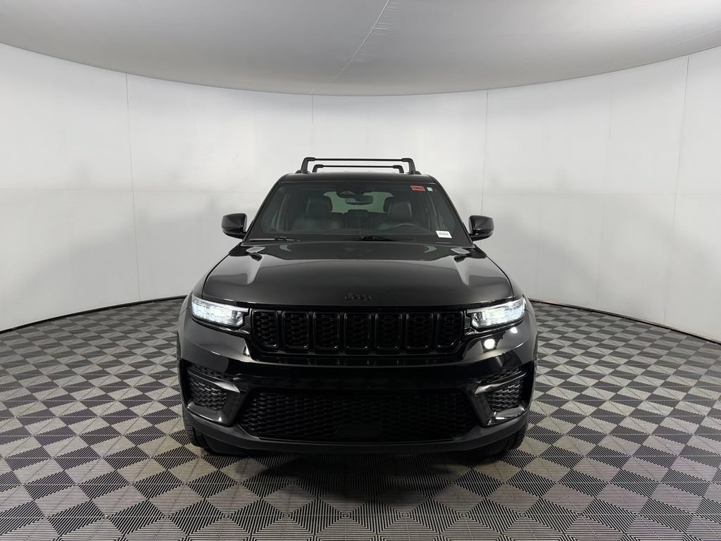 Certified 2024 Jeep Grand Cherokee Altitude AWD/4WD image 4