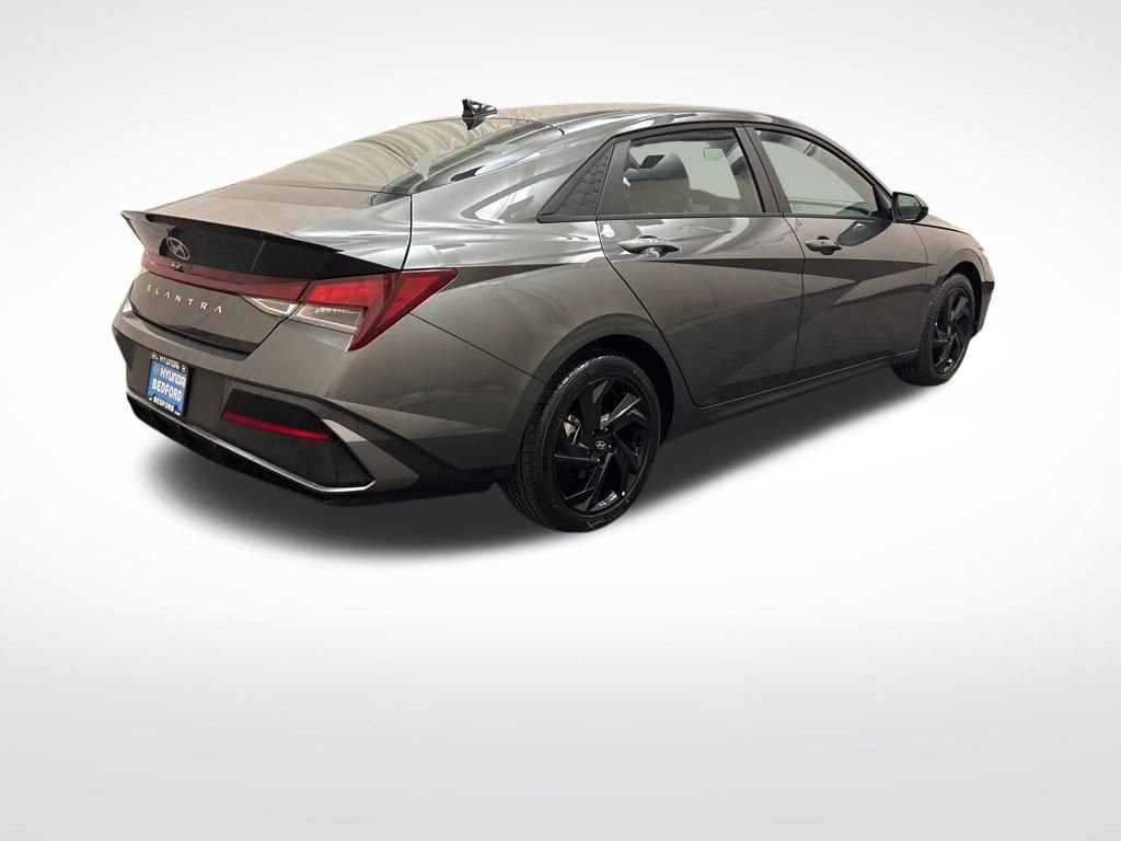 Certified 2026 Hyundai Elantra Sport FWD image 5