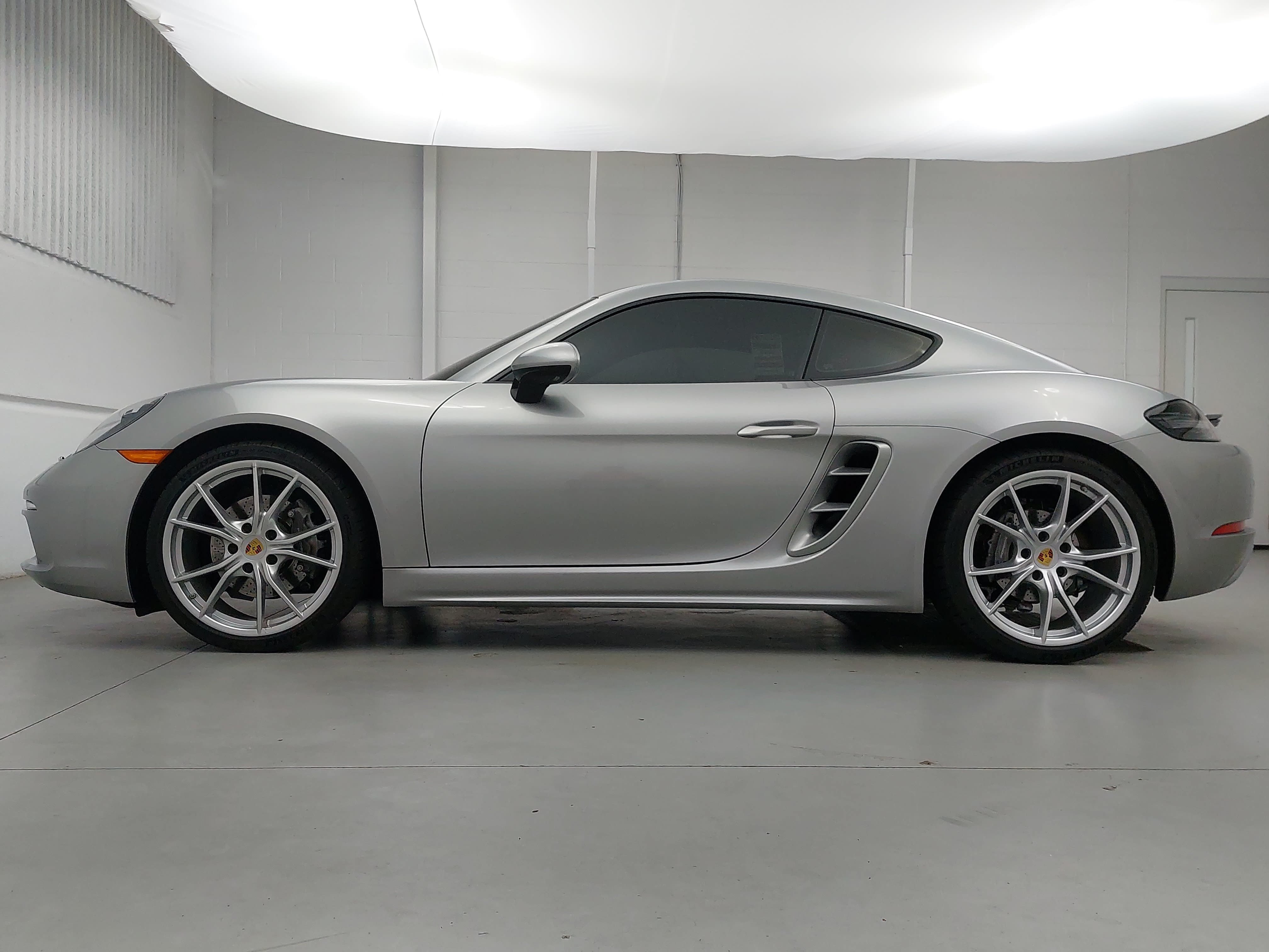 Certified 2025 Porsche 718 Cayman RWD image 2