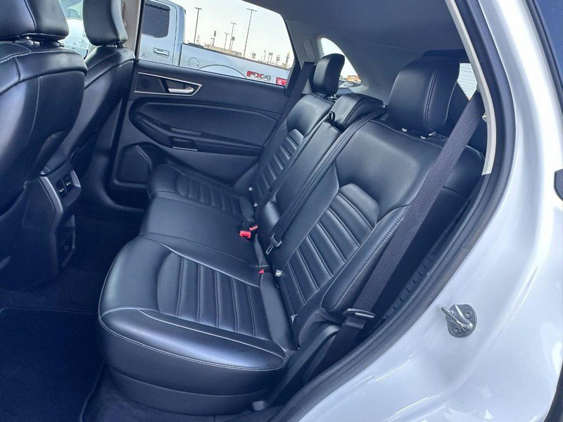 Used 2022 Ford Edge SEL image 11