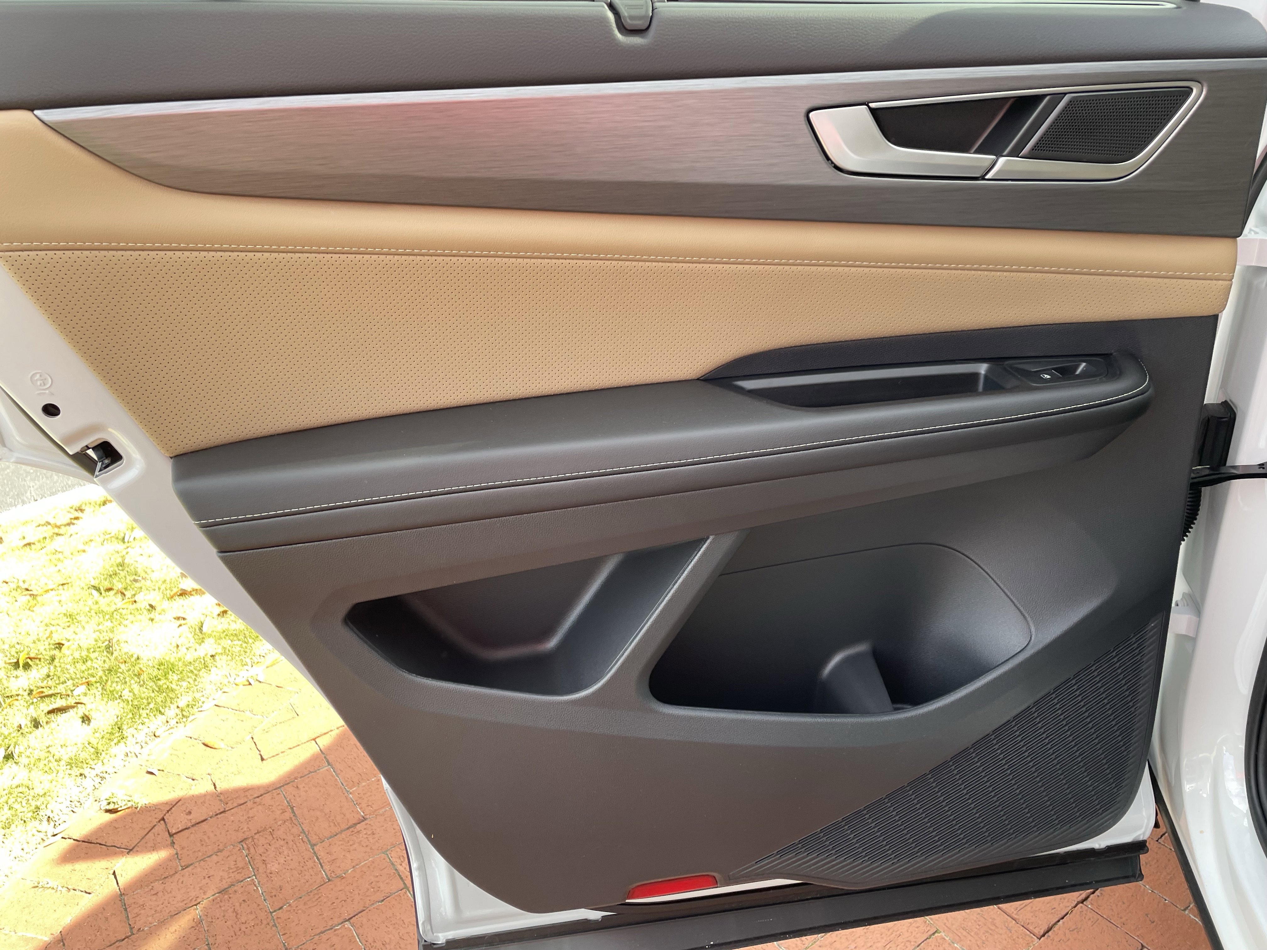 New 2026 Volkswagen Atlas Cross Sport SE image 11