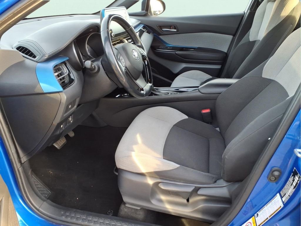 Used 2019 Toyota C-HR XLE image 14