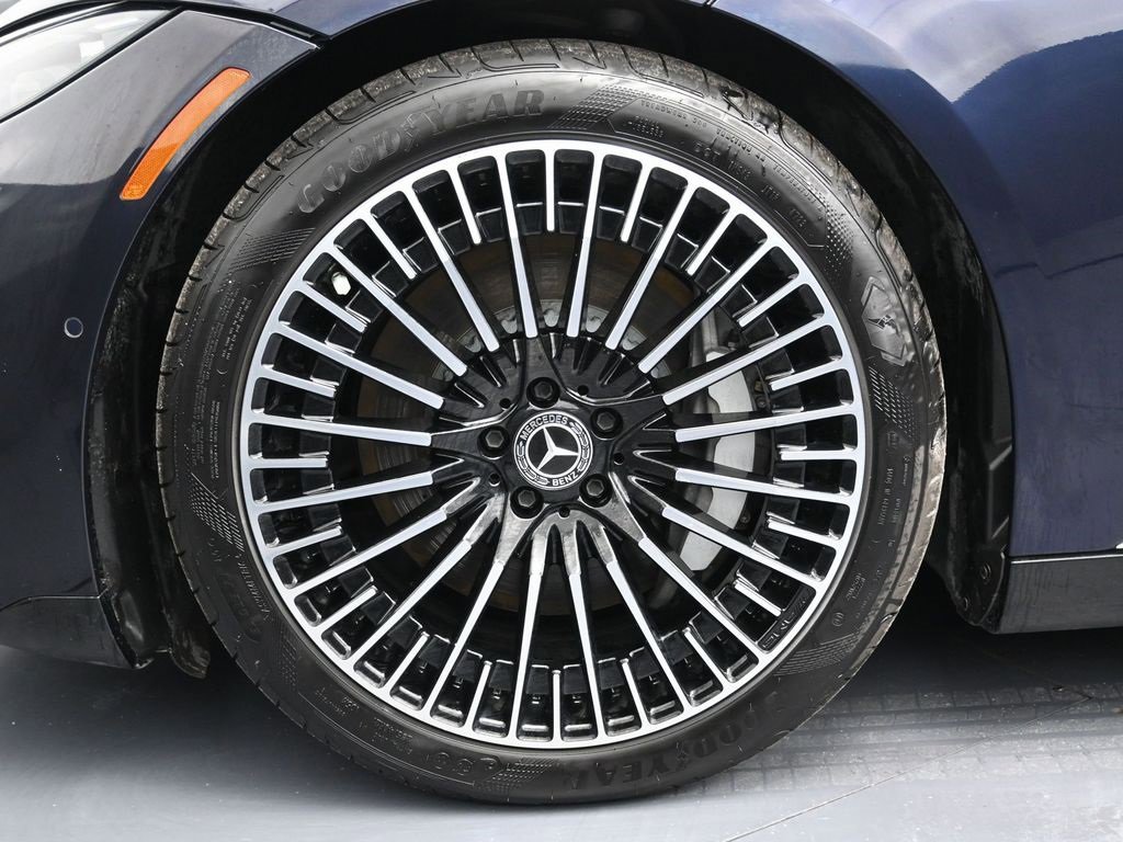 Used 2022 Mercedes-Benz EQS 450+ Sedan image 12