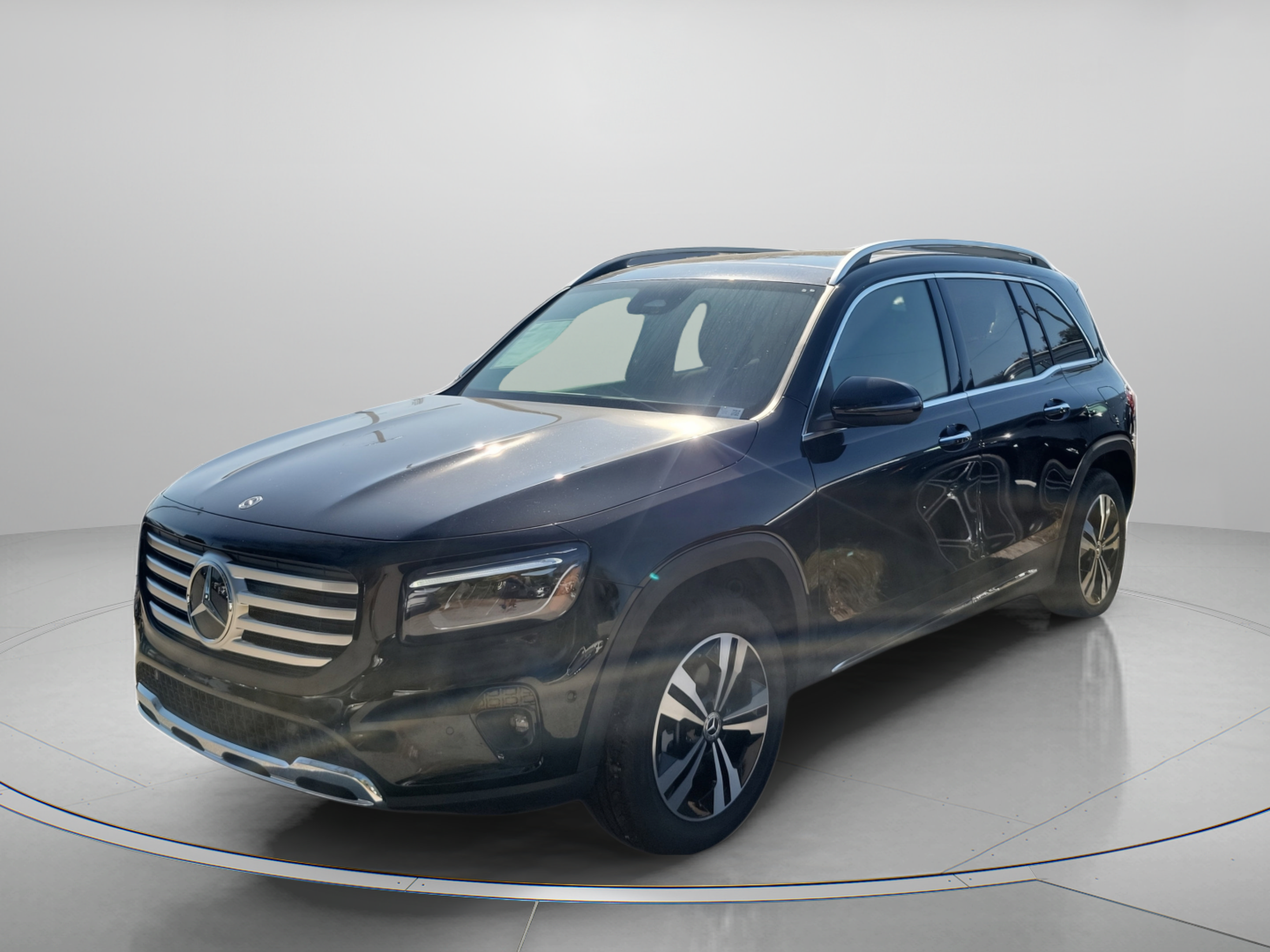 Certified 2026 Mercedes-Benz GLB 250 image 2