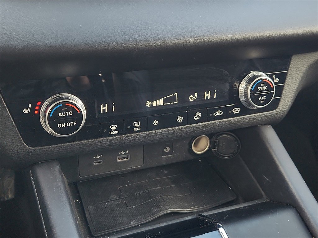 Used 2024 Mitsubishi Outlander SE image 28