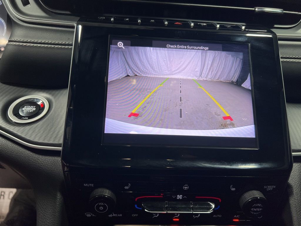 Used 2025 Jeep Grand Cherokee Altitude image 29