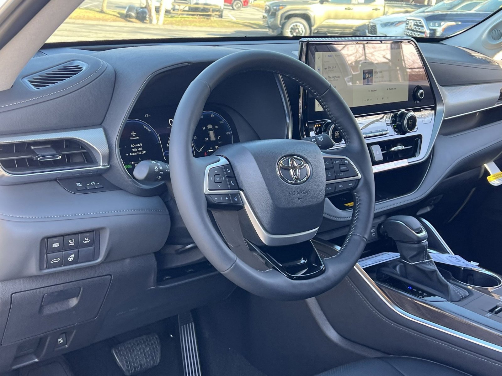 New 2026 Toyota Highlander Platinum image 11
