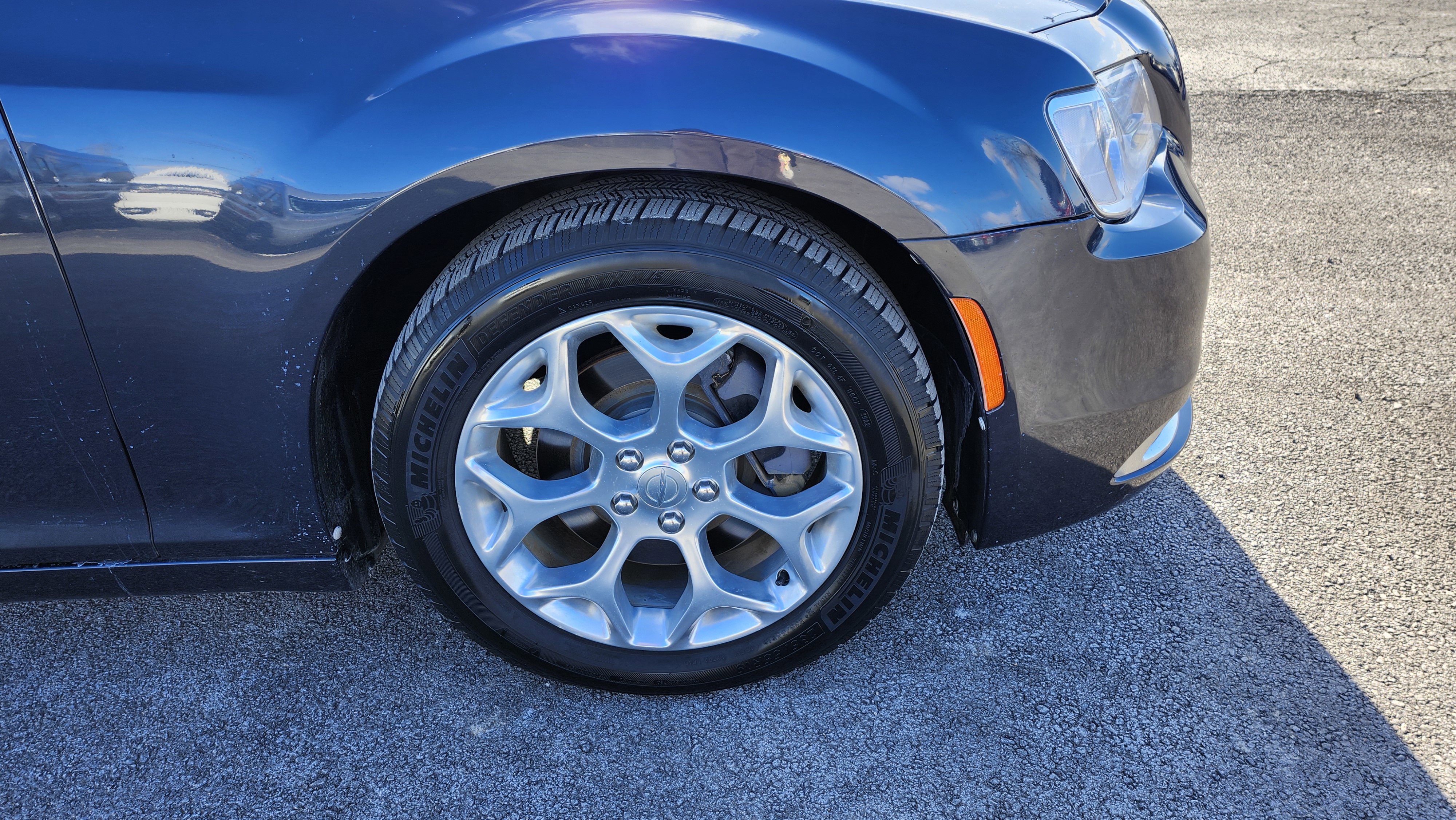 Used 2016 Chrysler 300 C Platinum image 39