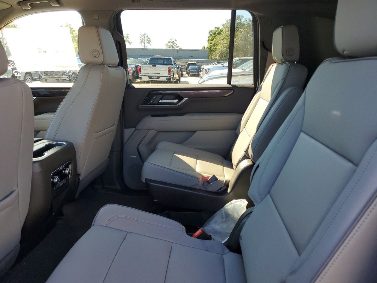 New 2027 GMC Yukon XL Elevation w/ Elevation Preferred Package RWD image 11