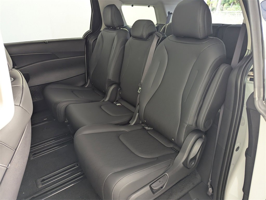 New 2026 Kia Carnival SX image 30