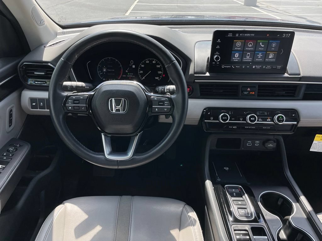 Certified 2024 Honda Pilot Touring image 11