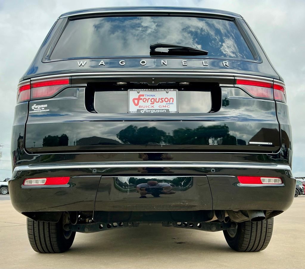 Used 2024 Jeep Wagoneer Series III AWD/4WD image 19