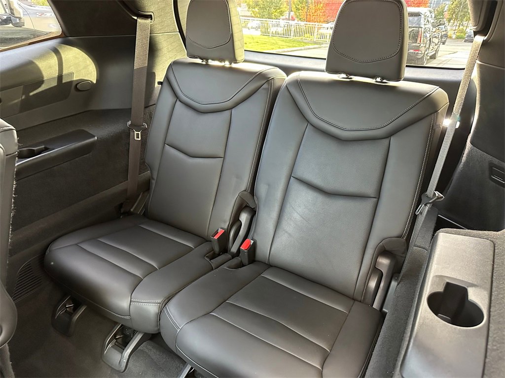 Used 2022 Cadillac XT6 Premium Luxury w/ LPO, Radiant Package image 17