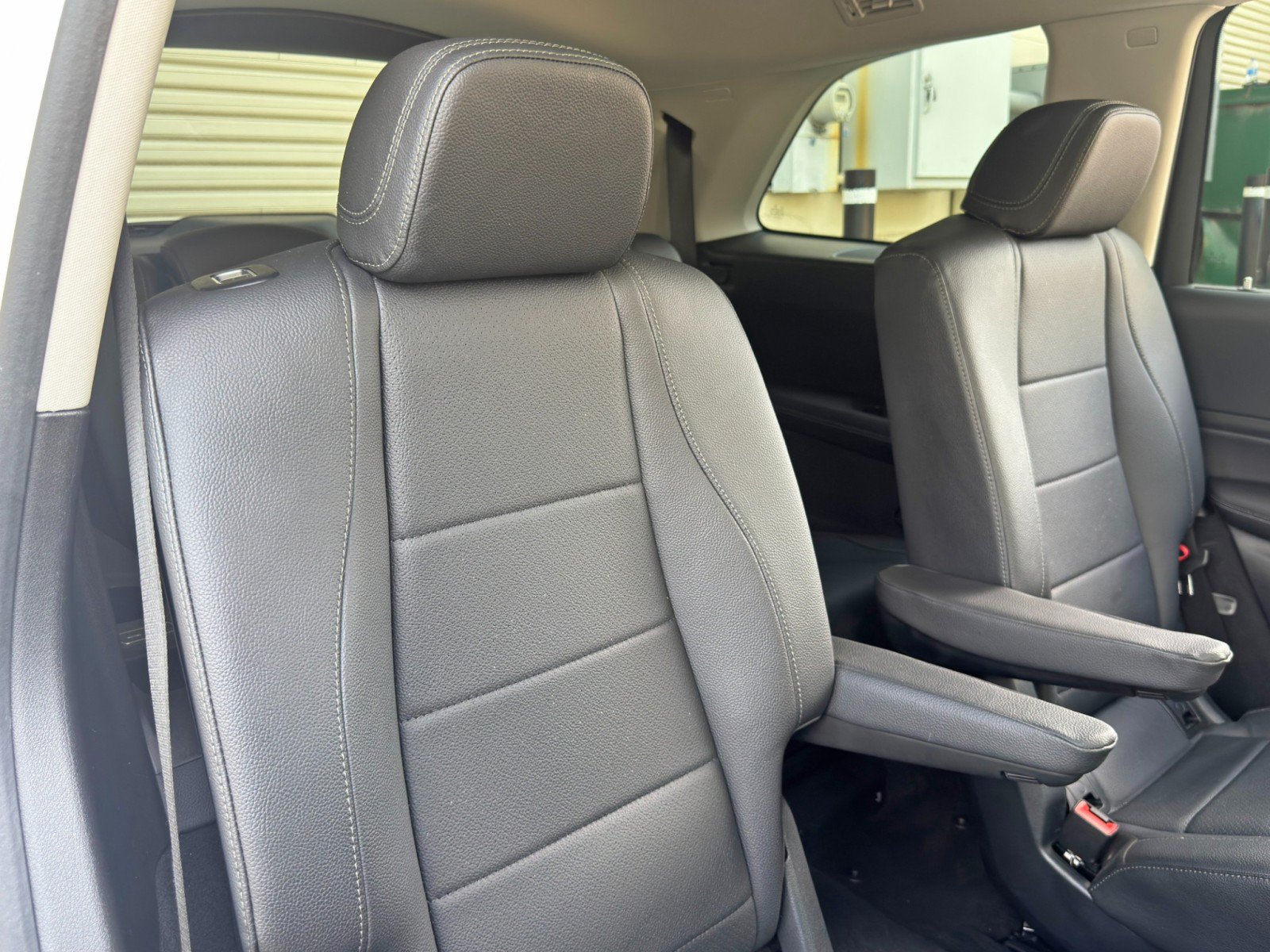 Used 2024 Mercedes-Benz GLS 450 4MATIC w/ AMG Line Exterior image 48