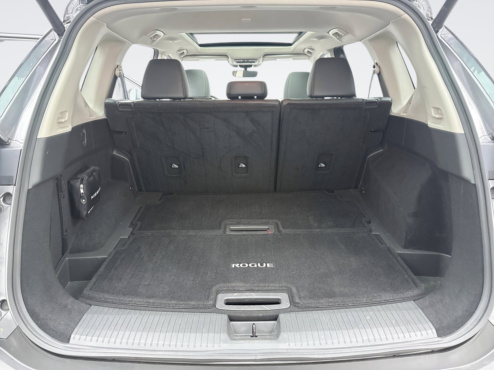 Used 2023 Nissan Rogue SL w/ SL Premium Package image 23