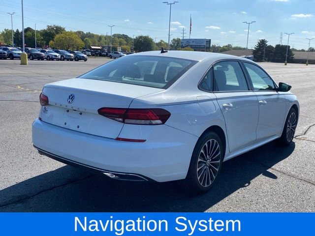 Used 2022 Volkswagen Passat 2.0T FWD image 3