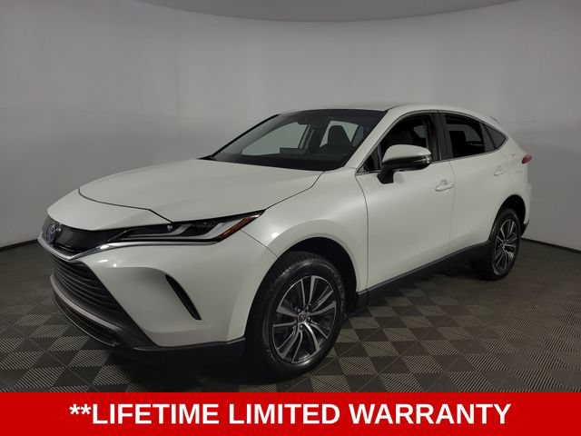 Used 2023 Toyota Venza LE AWD/4WD image 3
