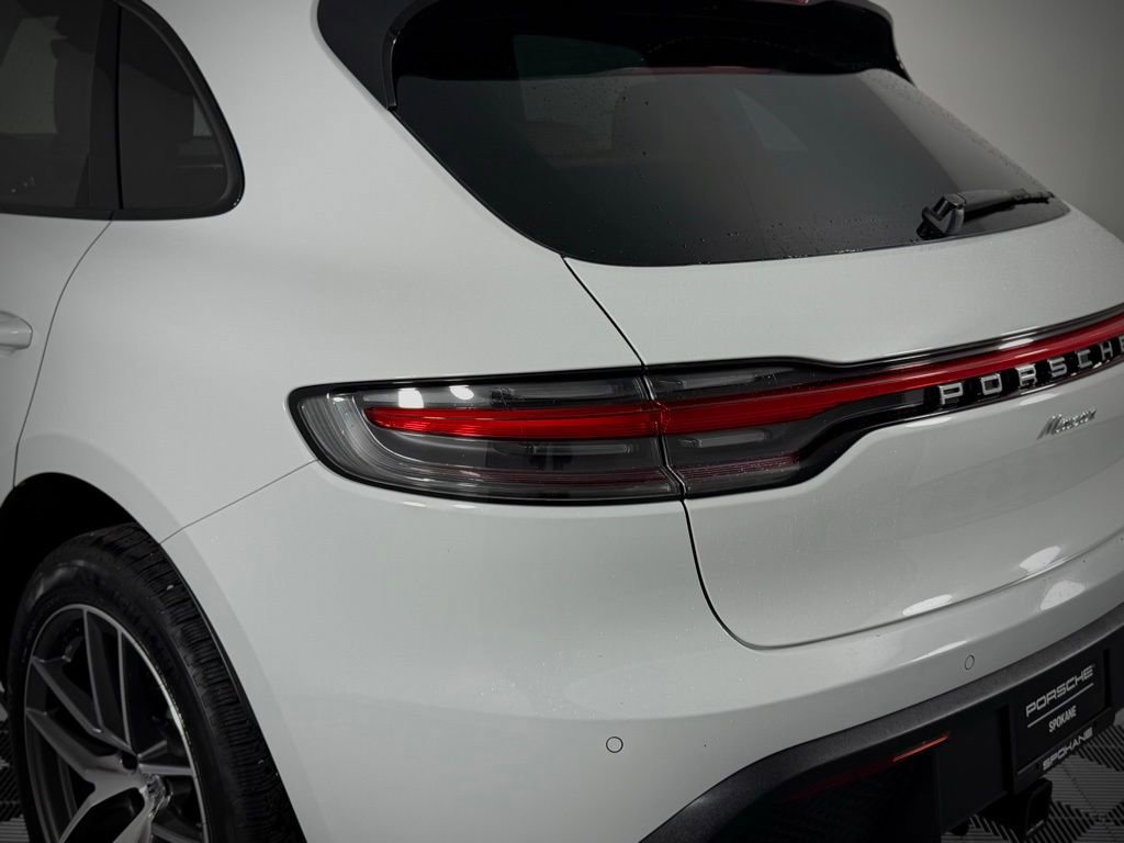 Certified 2024 Porsche Macan AWD/4WD image 12