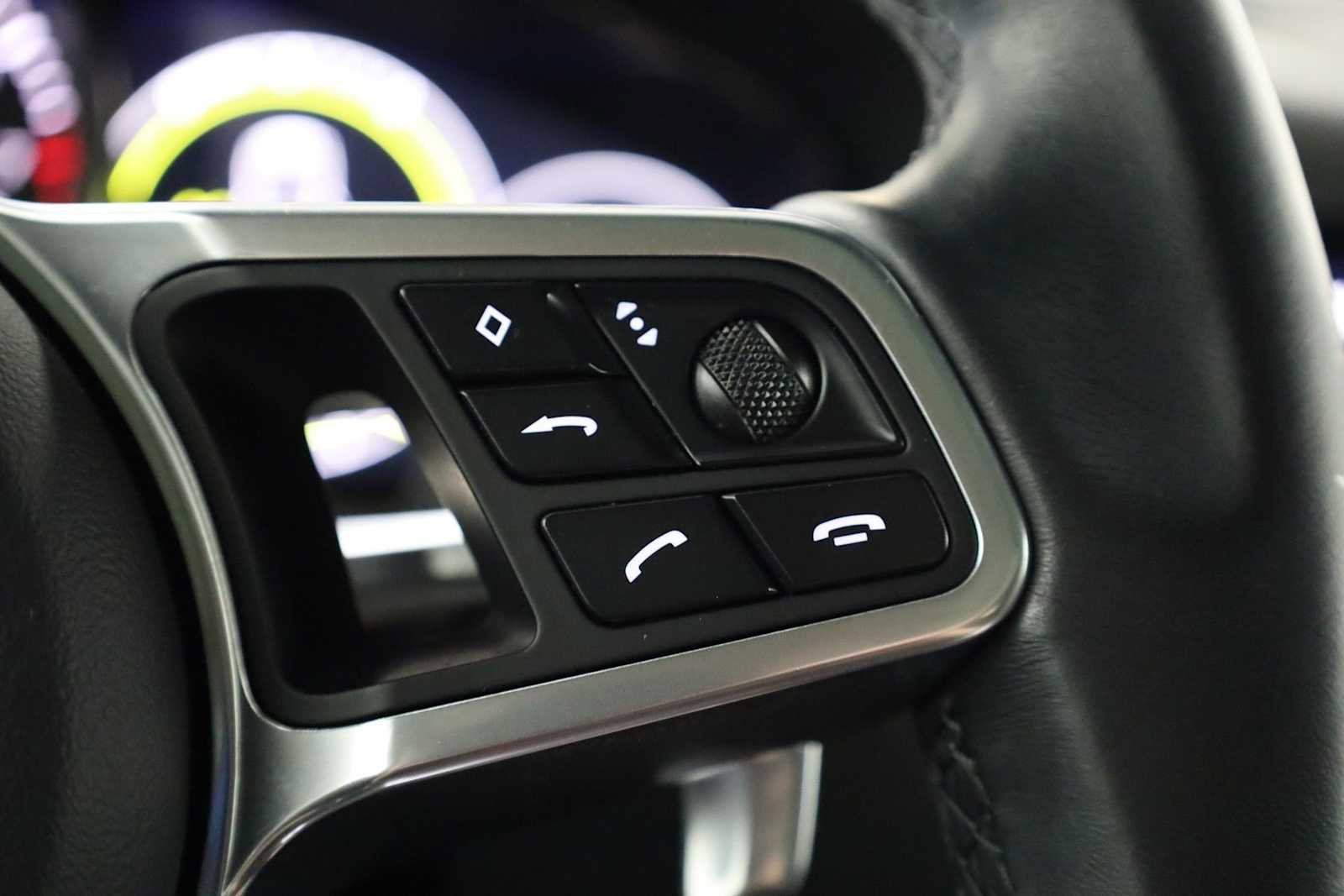 Used 2022 Porsche Cayenne image 28