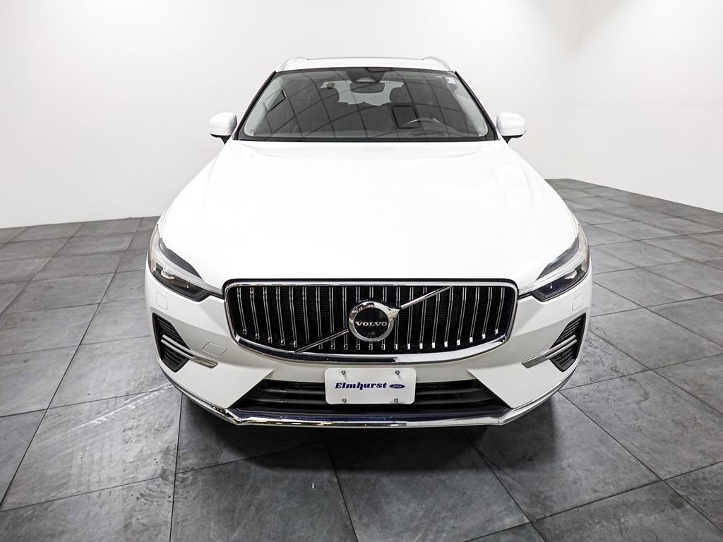 Used 2022 Volvo XC60 T8 Inscription w/ Advanced Package image 2