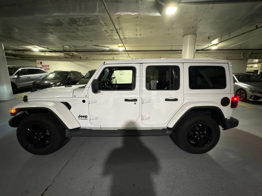 Used 2020 Jeep Wrangler Unlimited Sahara AWD/4WD image 6