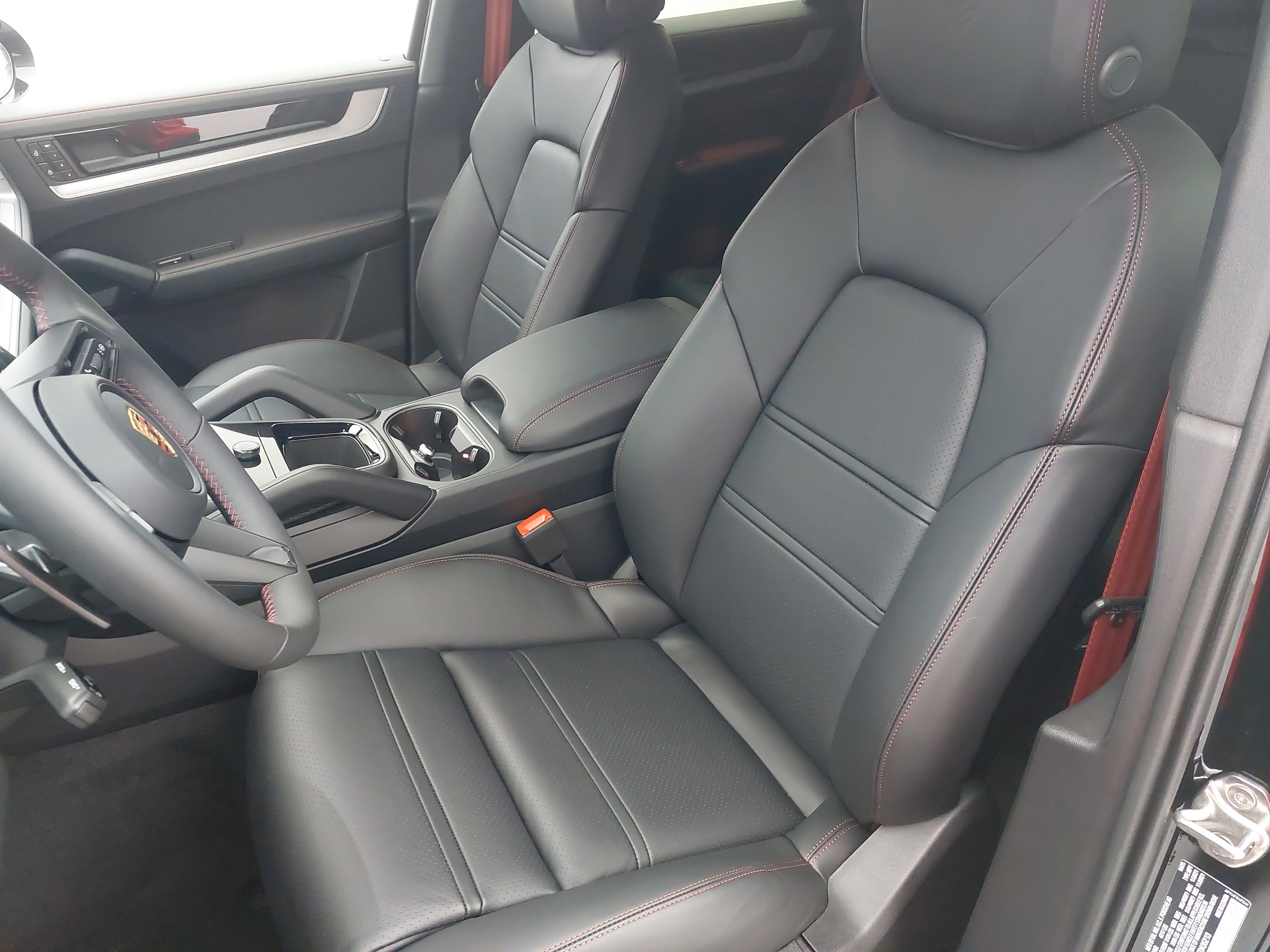 New 2026 Porsche Cayenne Coupe image 5