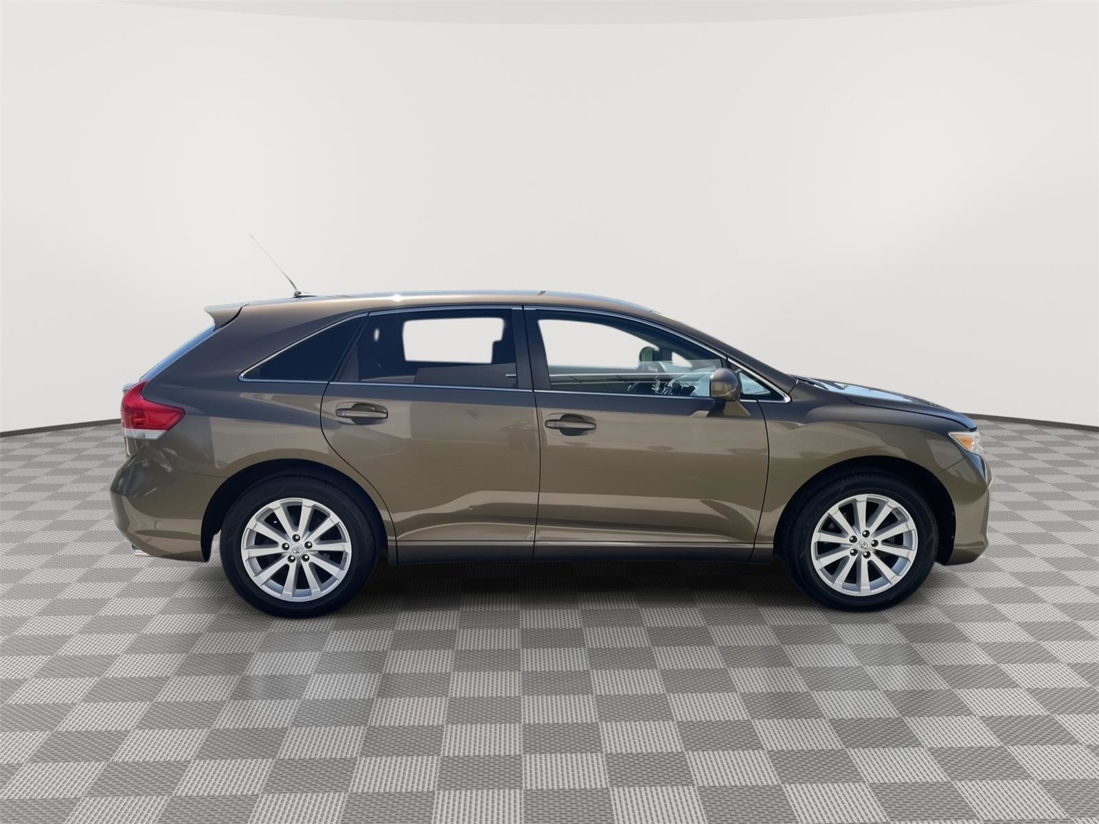 Used 2012 Toyota Venza LE FWD image 9