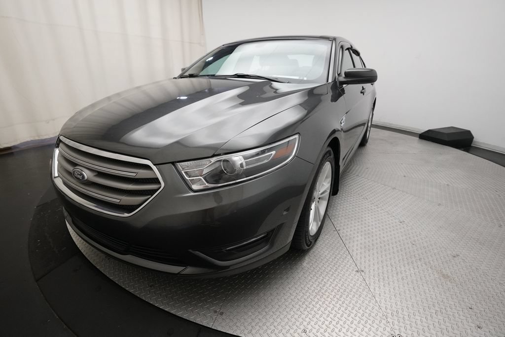 Used 2018 Ford Taurus SEL FWD image 12