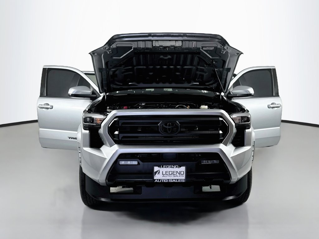 Used 2024 Toyota Tacoma SR5 AWD/4WD image 21