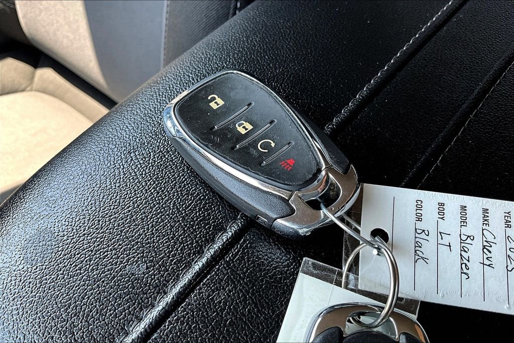 Used 2023 Chevrolet Blazer LT image 13