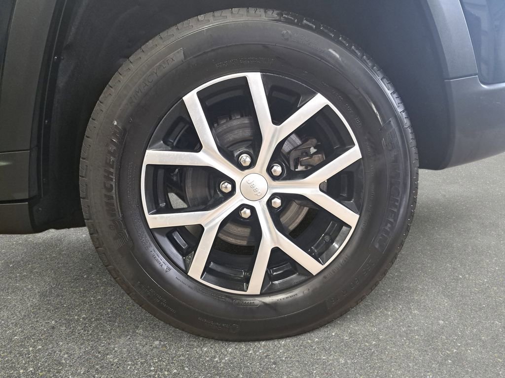 Certified 2024 Jeep Grand Cherokee Limited image 33