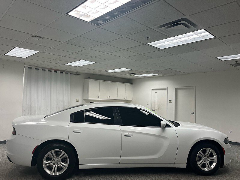 Used 2022 Dodge Charger SXT image 4