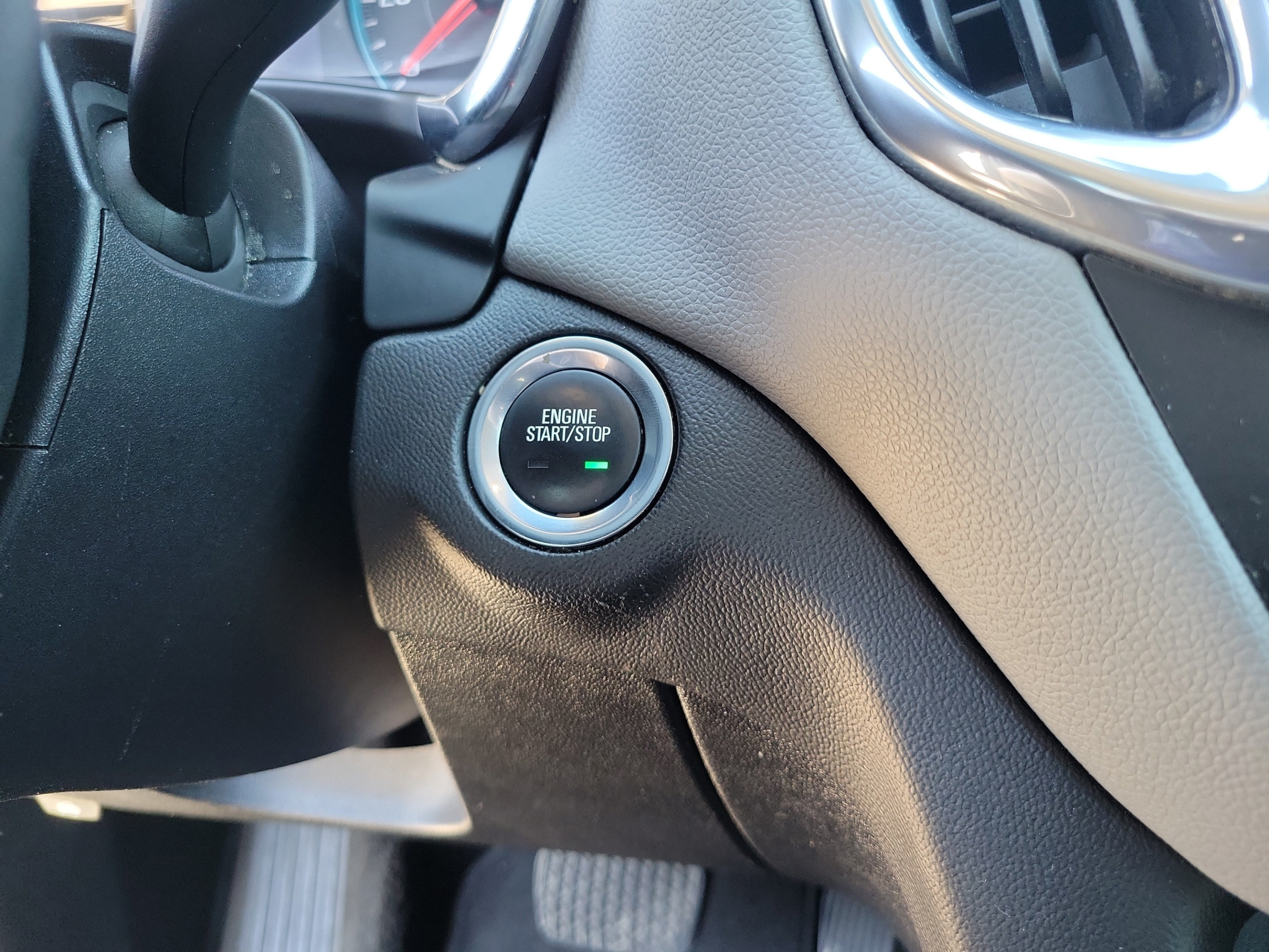 Used 2019 Chevrolet Equinox LS FWD image 20