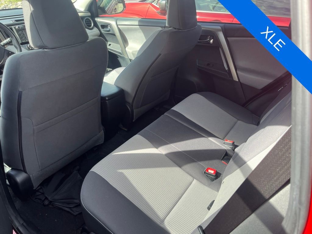 Used 2015 Toyota RAV4 XLE AWD/4WD image 7