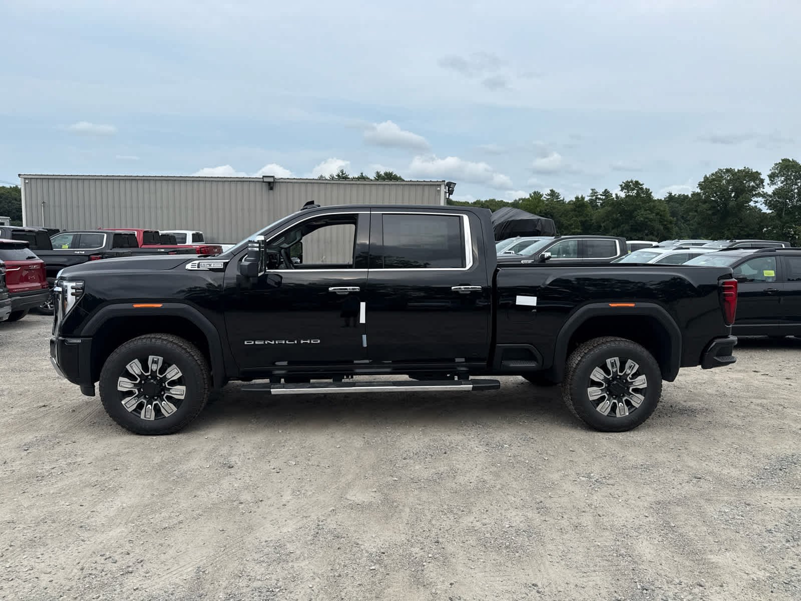 New 2026 GMC Sierra 2500 Denali w/ Denali Reserve Package AWD/4WD image 3