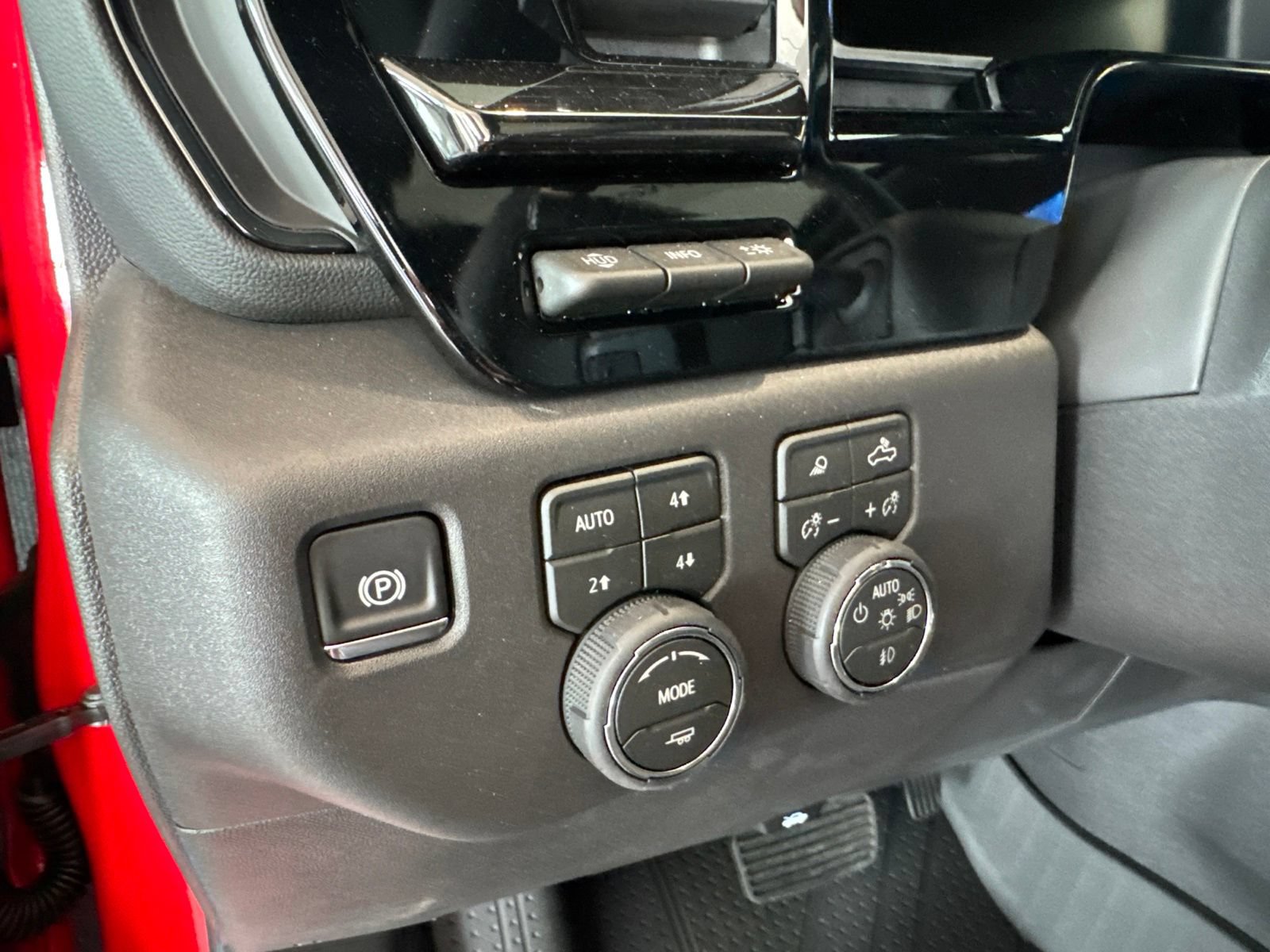 New 2026 Chevrolet Silverado 1500 ZR2 w/ LPO, Dark Essentials Package AWD/4WD image 20