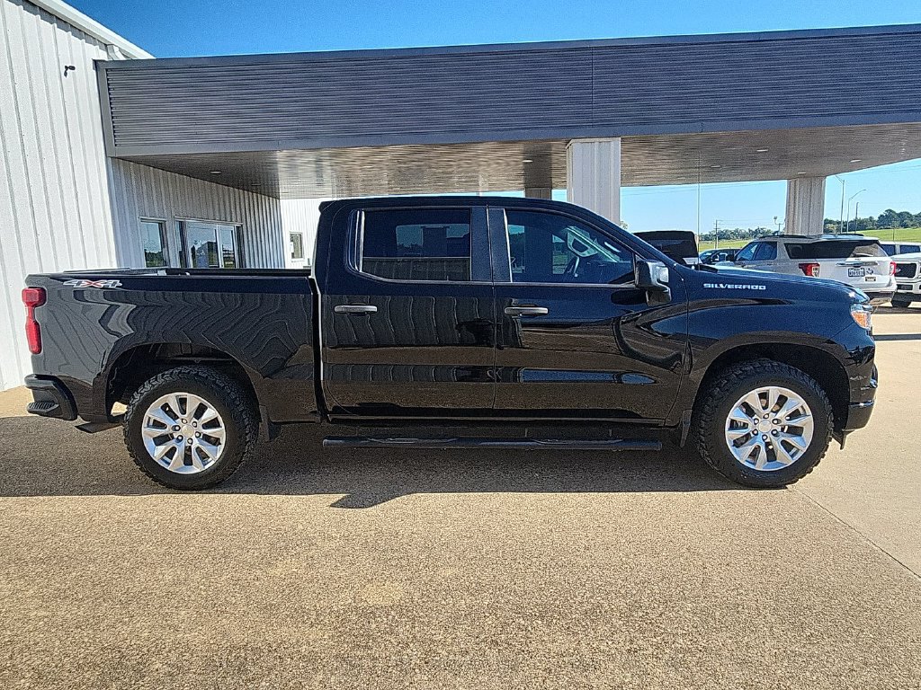 Used 2022 Chevrolet Silverado 1500 Custom AWD/4WD image 9