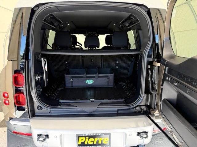 Used 2025 Land Rover Defender 110 S AWD/4WD image 5