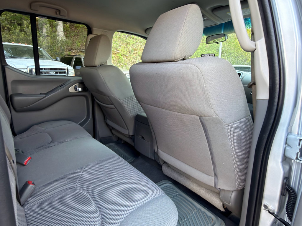 Used 2019 Nissan Frontier SV image 18