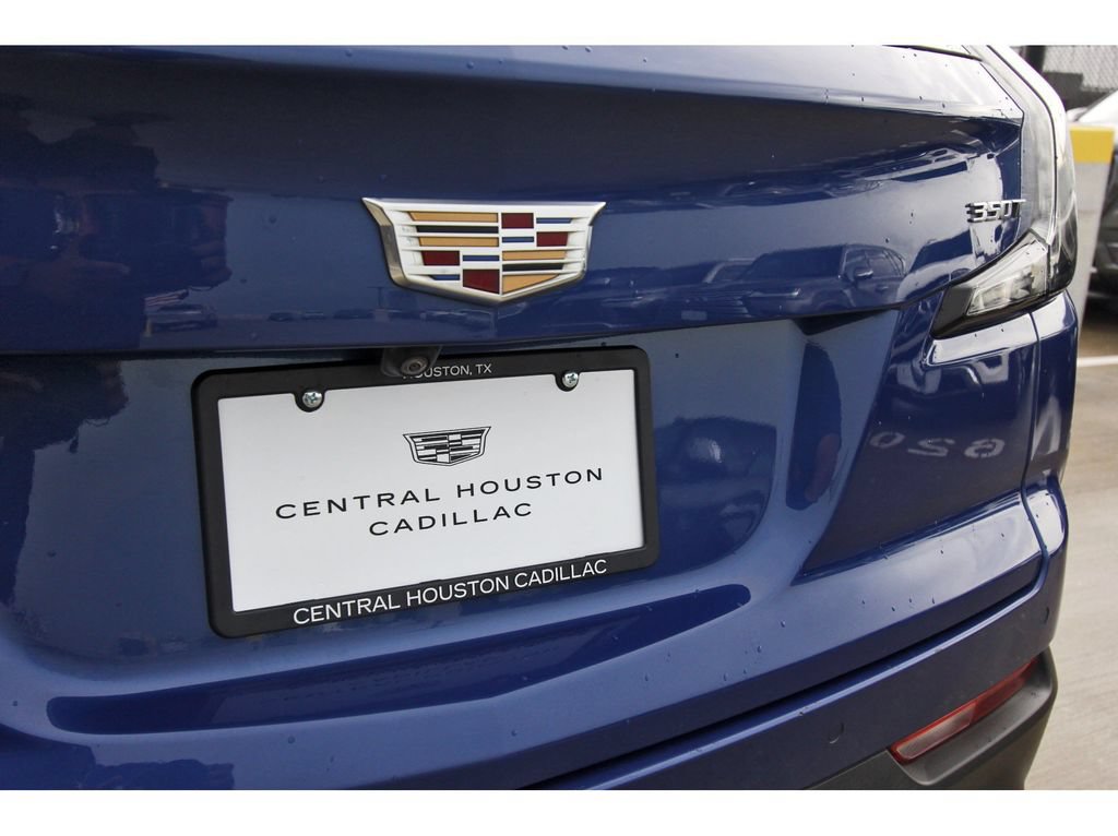 Used 2023 Cadillac XT4 Sport w/ Technology Package FWD image 29