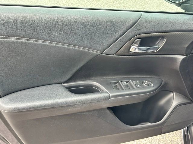 Used 2016 Honda Accord Sport image 17