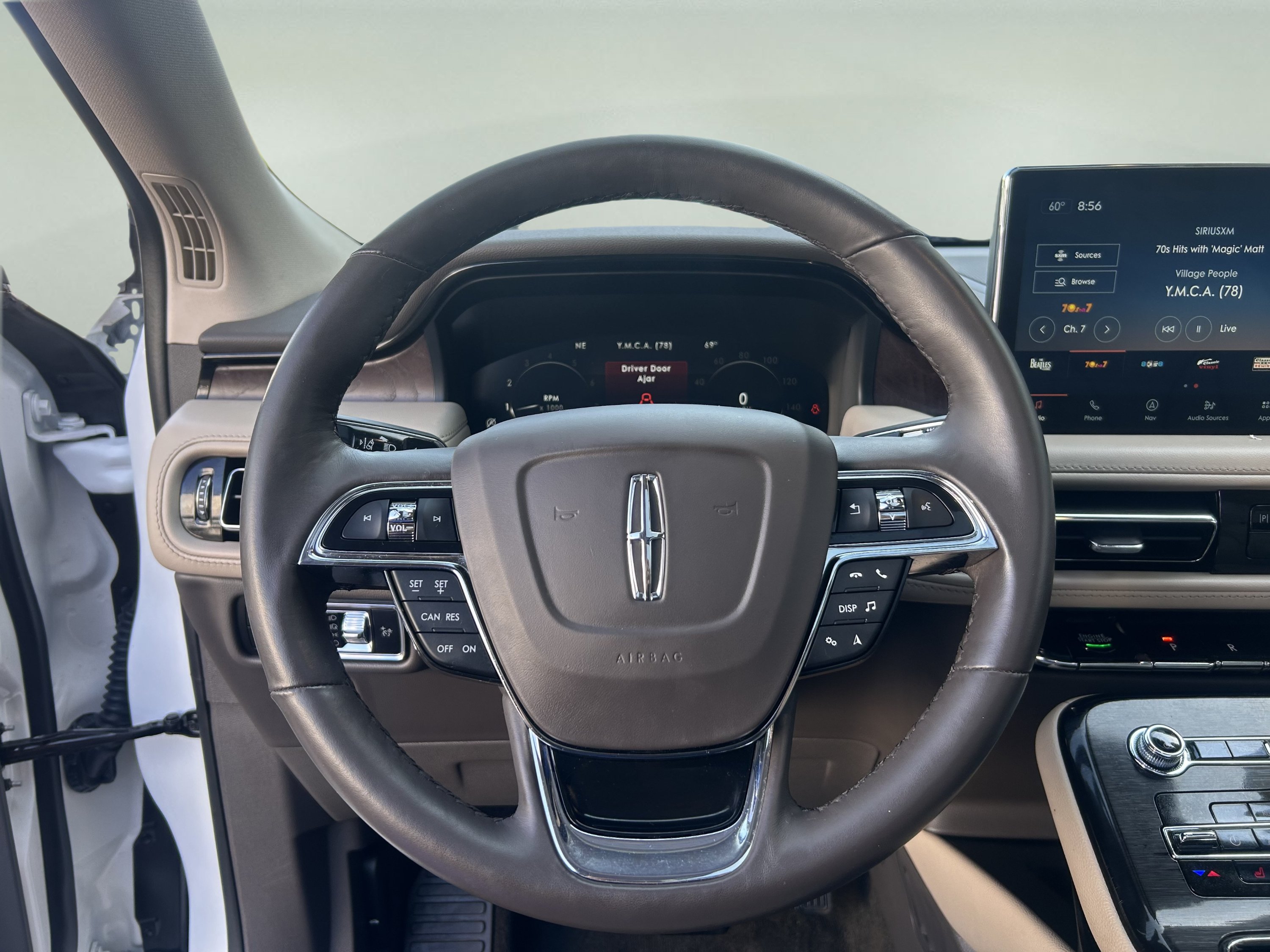 Used 2023 Lincoln Nautilus Reserve AWD/4WD image 12