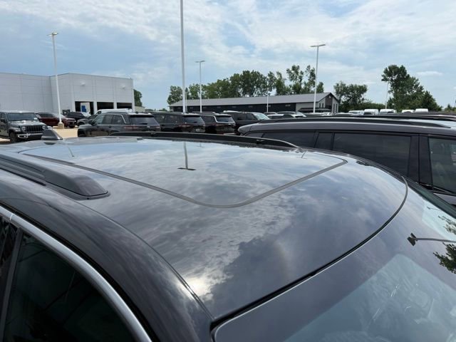 New 2025 Jeep Grand Cherokee Summit w/ Luxury Tech Group V image 6