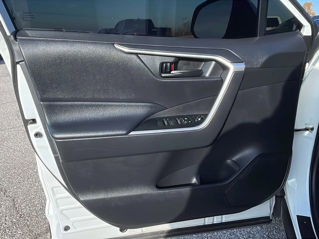 Used 2020 Toyota RAV4 LE image 20