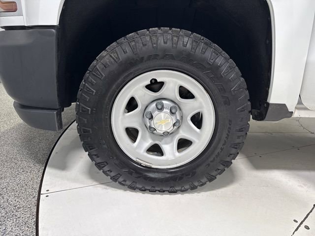 Used 2018 Chevrolet Silverado 1500 W/T AWD/4WD image 4