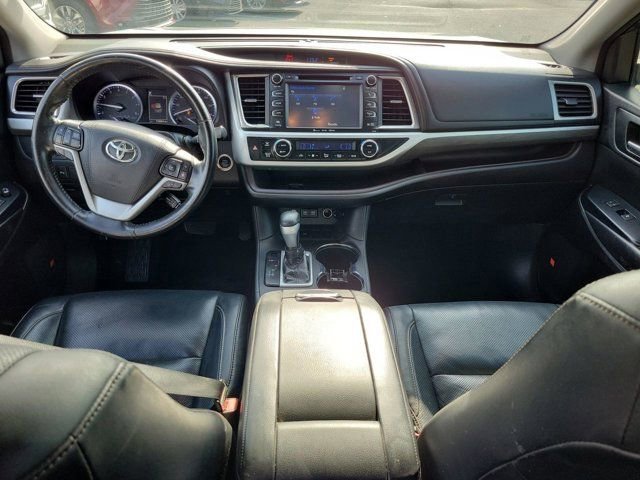 Used 2018 Toyota Highlander Limited image 21