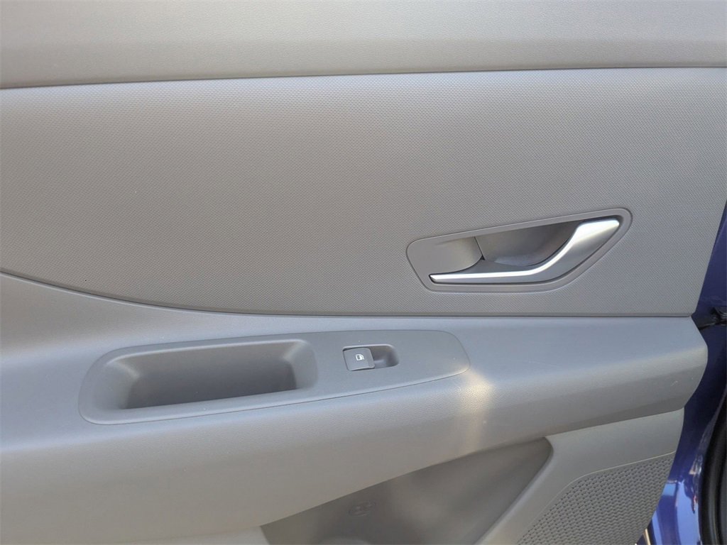 Used 2024 Hyundai Elantra SEL image 24