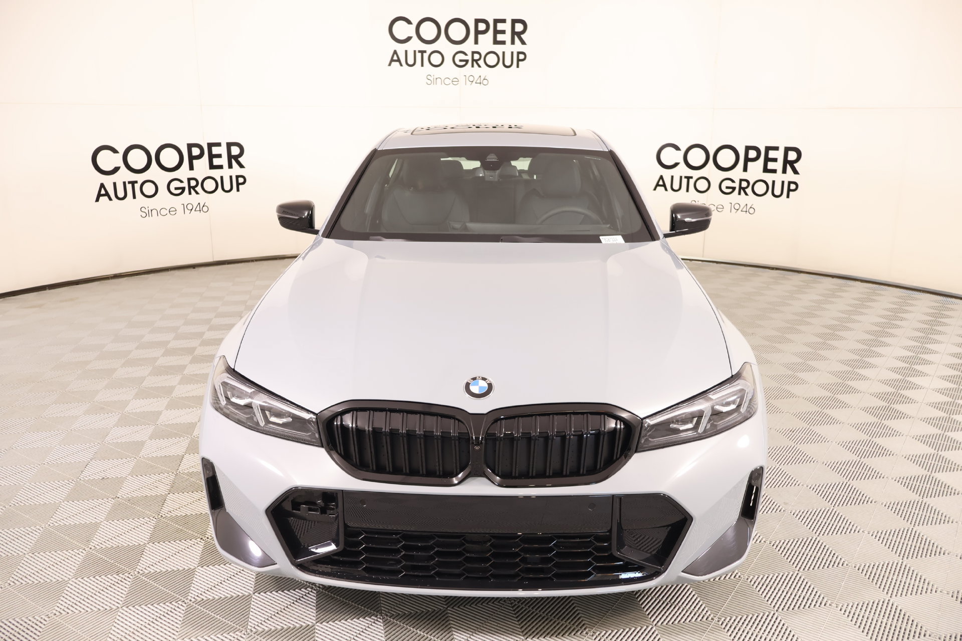 New 2026 BMW 330i xDrive Sedan w/ M Sport Package AWD/4WD image 9